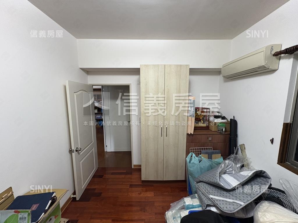 先看大業學苑四房平面車位房屋室內格局與周邊環境