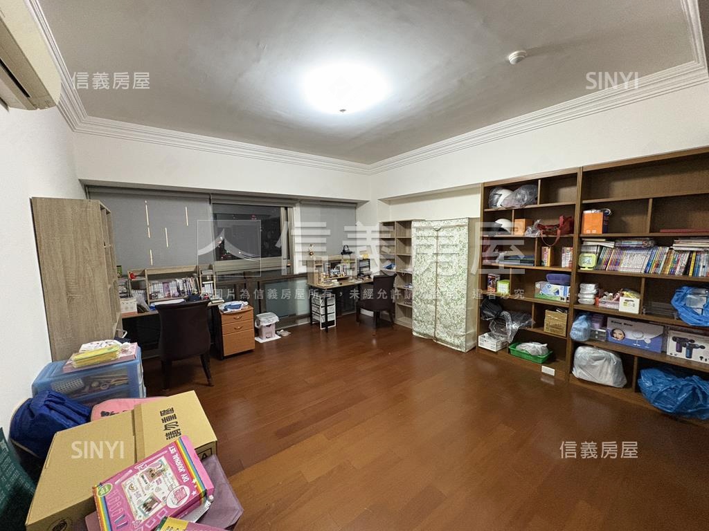 先看大業學苑四房平面車位房屋室內格局與周邊環境