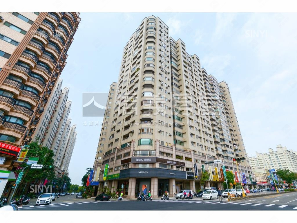 先看大業學苑四房平面車位房屋室內格局與周邊環境