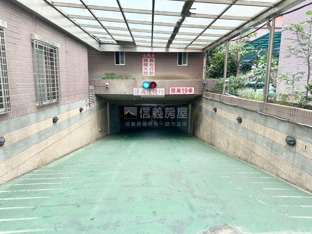 美麗人生三房平車房屋室內格局與周邊環境