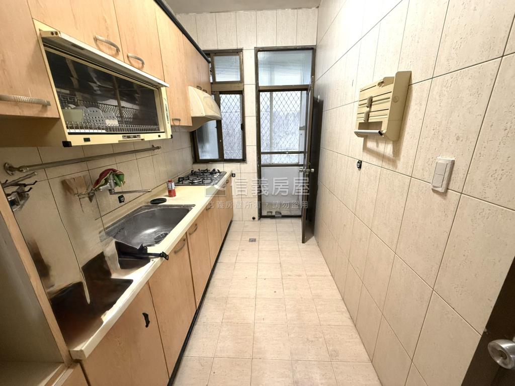 捷運方正美寓房屋室內格局與周邊環境