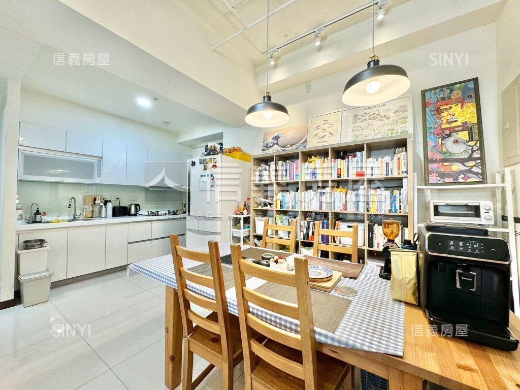 竹風次頂樓三房車位房屋室內格局與周邊環境