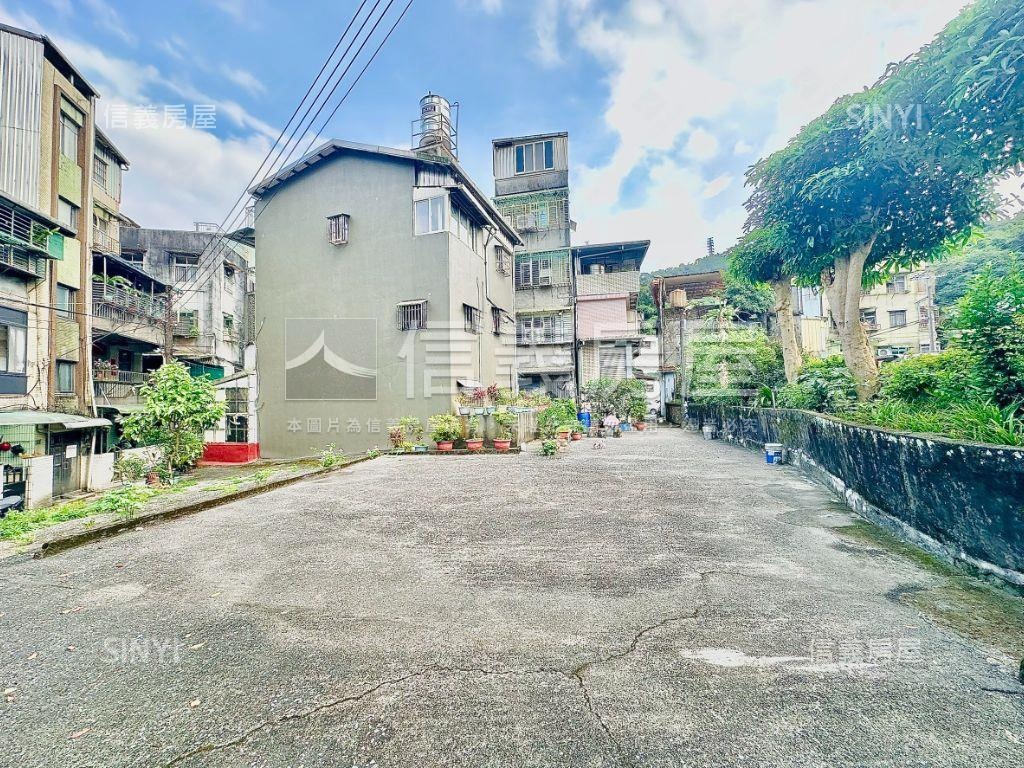 基隆保定段建地房屋室內格局與周邊環境