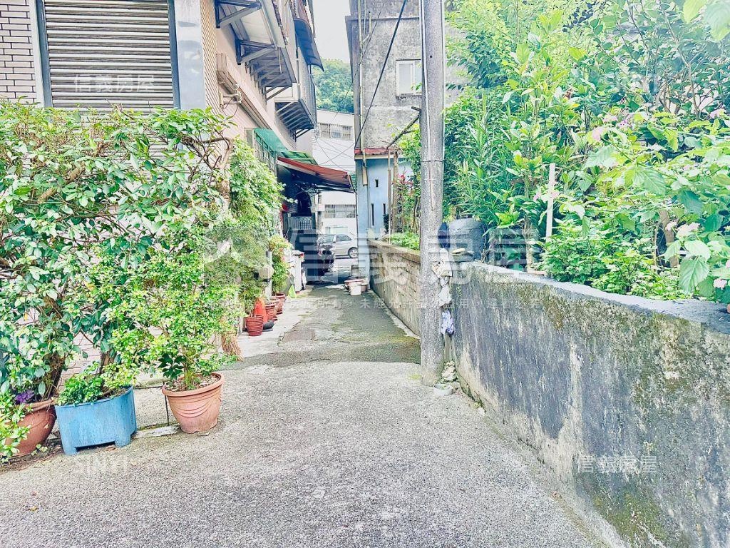 基隆保定段建地房屋室內格局與周邊環境