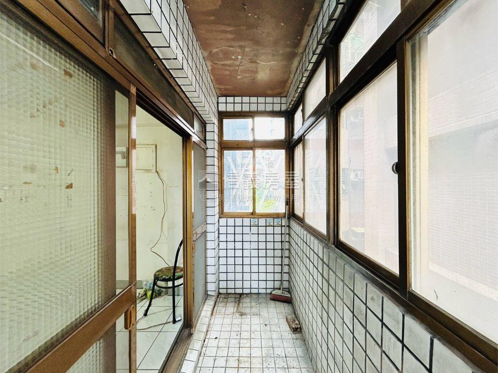 １公里到蘆洲捷運溫馨三房房屋室內格局與周邊環境