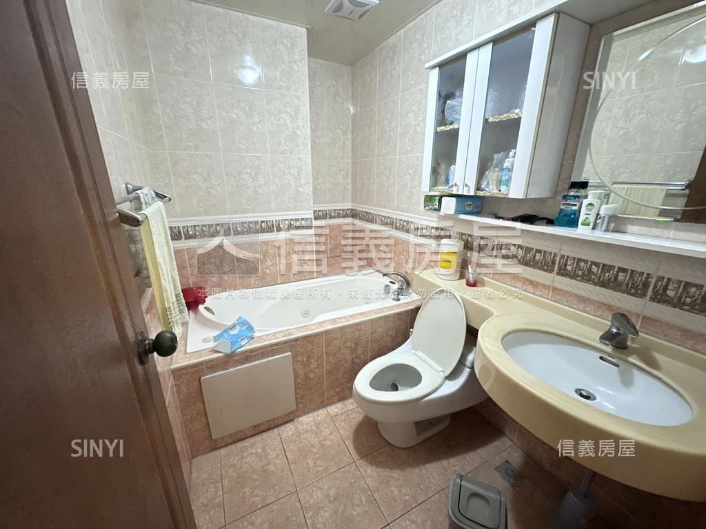 文學苑藝術３＋１附車位房屋室內格局與周邊環境