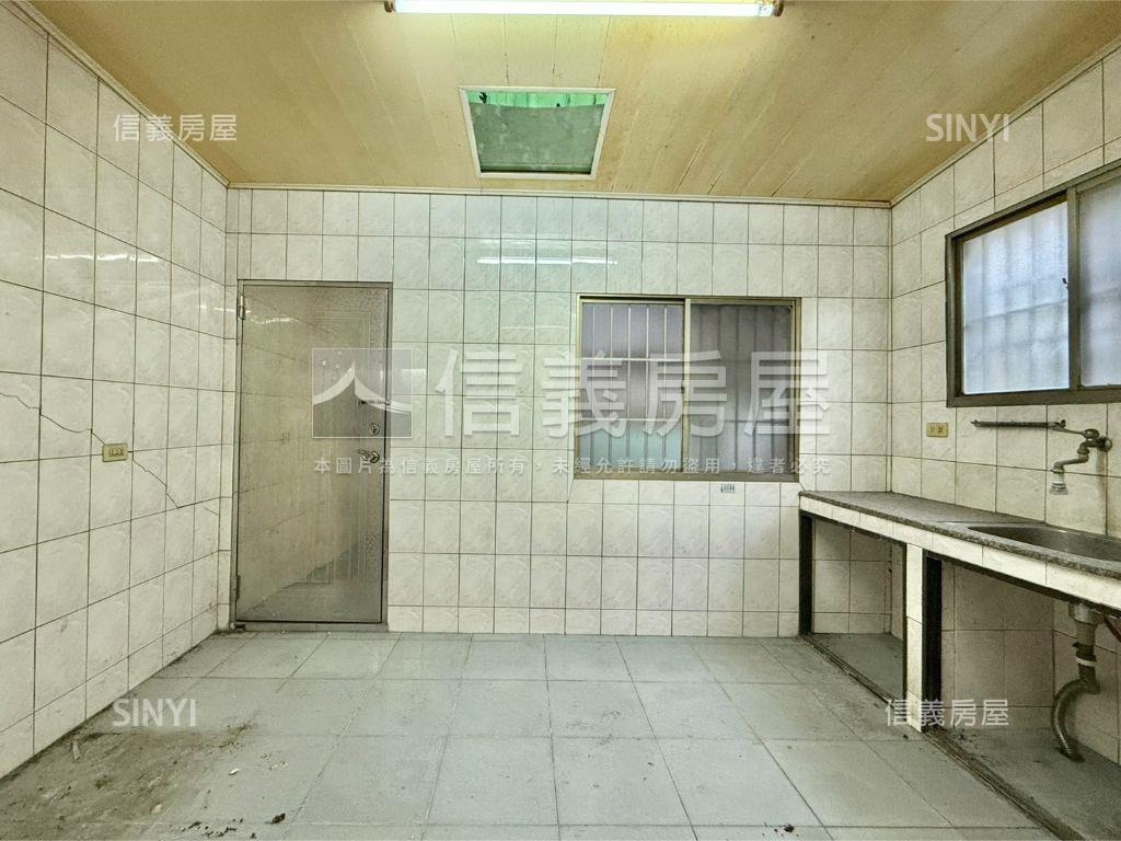 安和小資透天房屋室內格局與周邊環境