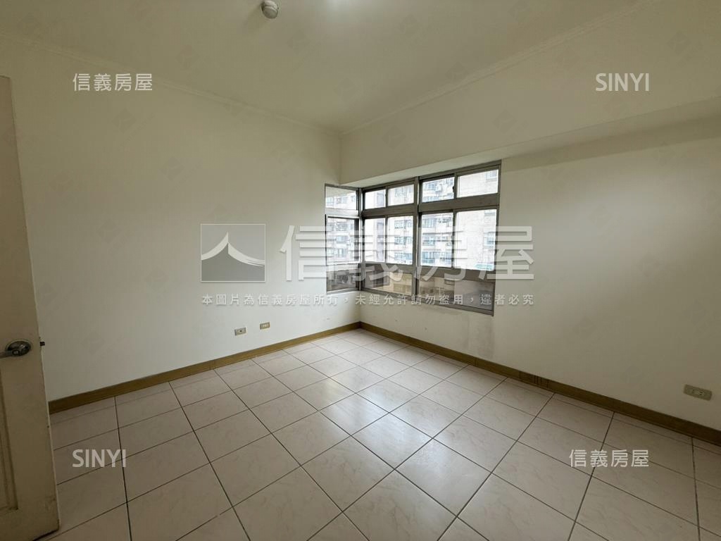 ★大鵬華城邊間景觀戶房屋室內格局與周邊環境