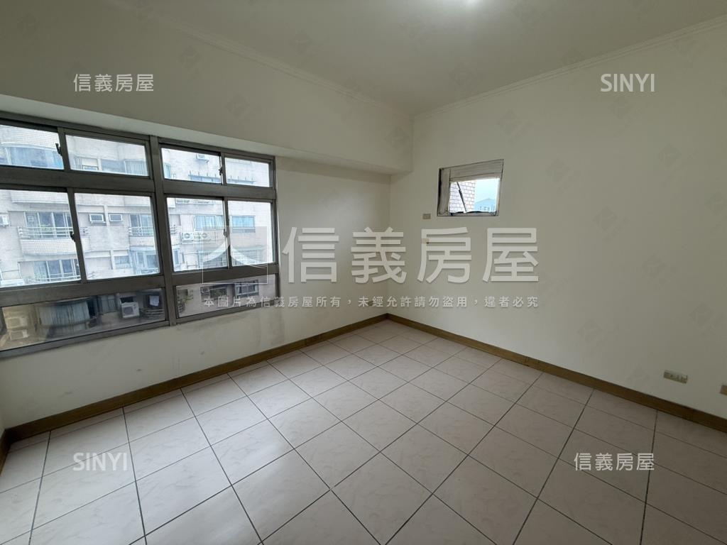 ★大鵬華城邊間景觀戶房屋室內格局與周邊環境