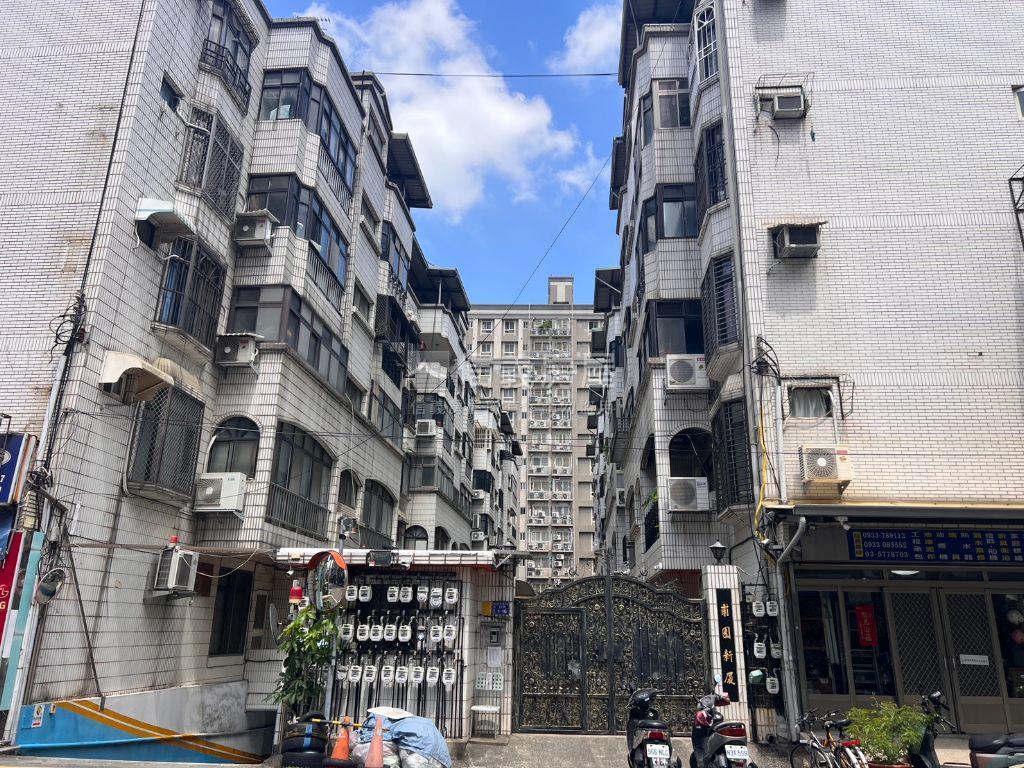 甫園四房平面車位房屋室內格局與周邊環境