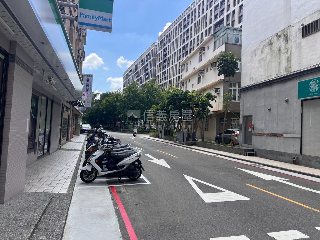 甫園四房平面車位房屋室內格局與周邊環境