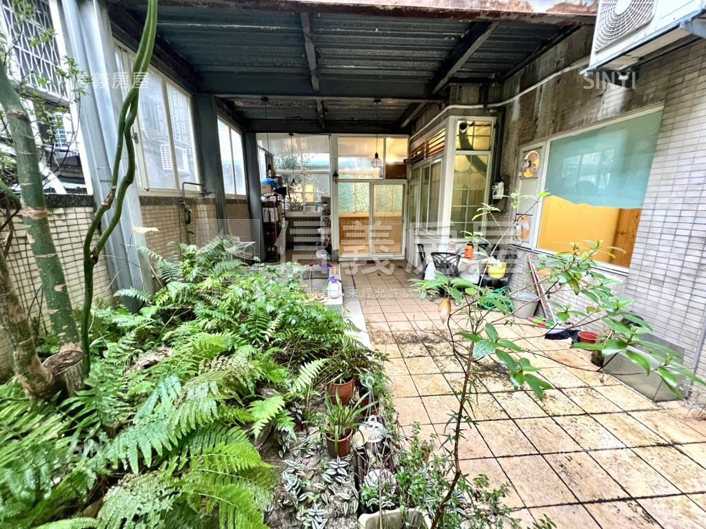 實踐美學大空間１樓房屋室內格局與周邊環境