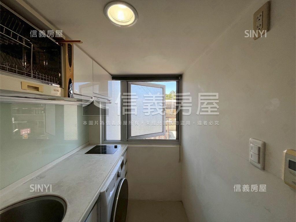 萬芳商圈電梯麗池挑高美宅房屋室內格局與周邊環境