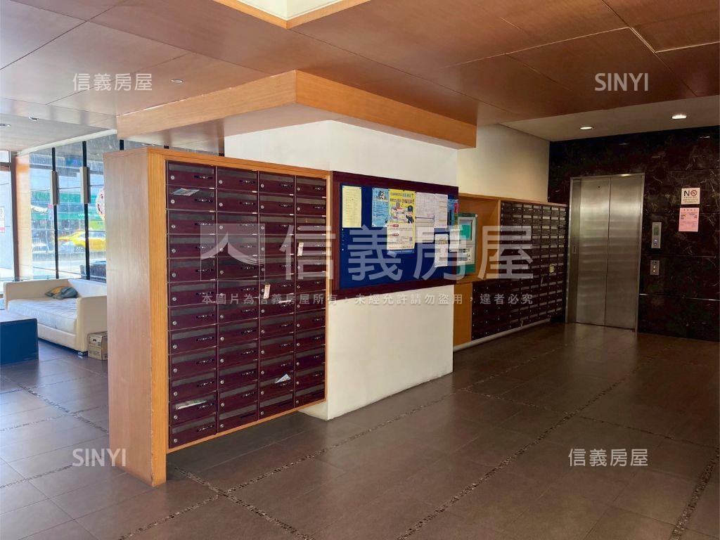 萬芳商圈電梯麗池挑高美宅房屋室內格局與周邊環境