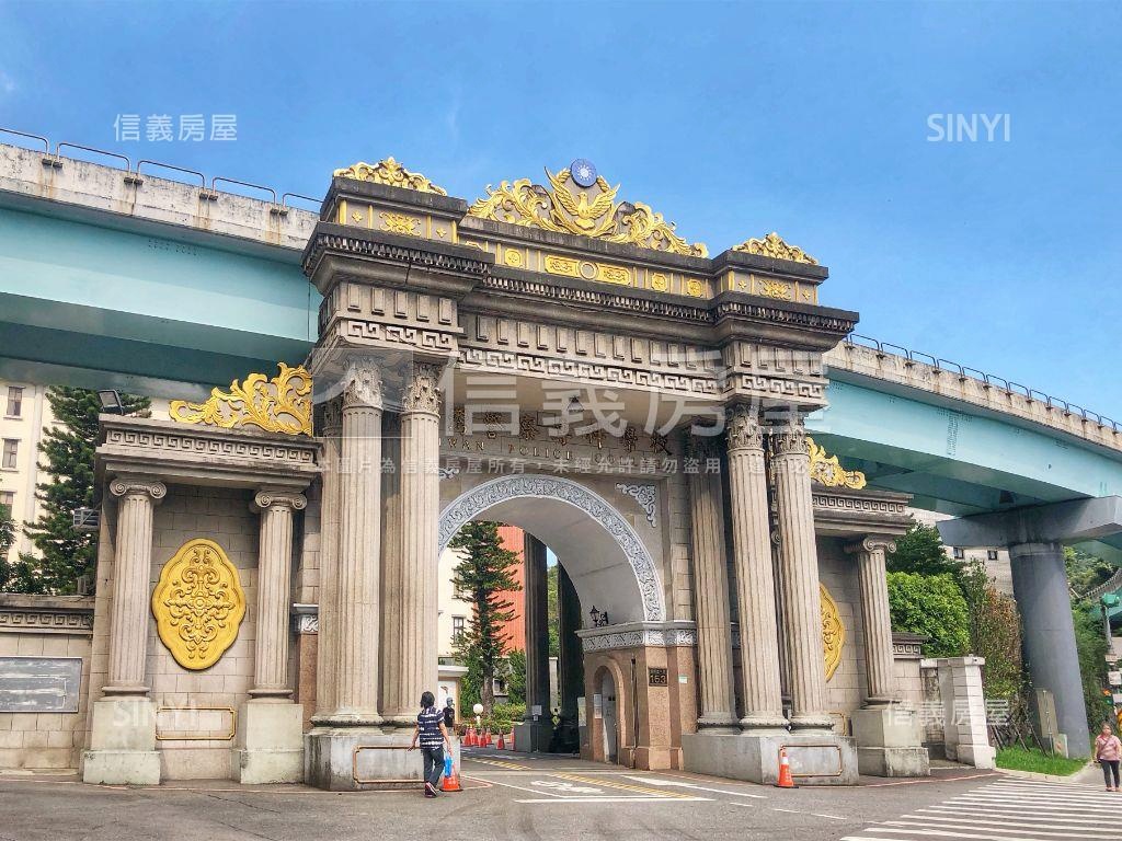 萬芳商圈電梯麗池挑高美宅房屋室內格局與周邊環境
