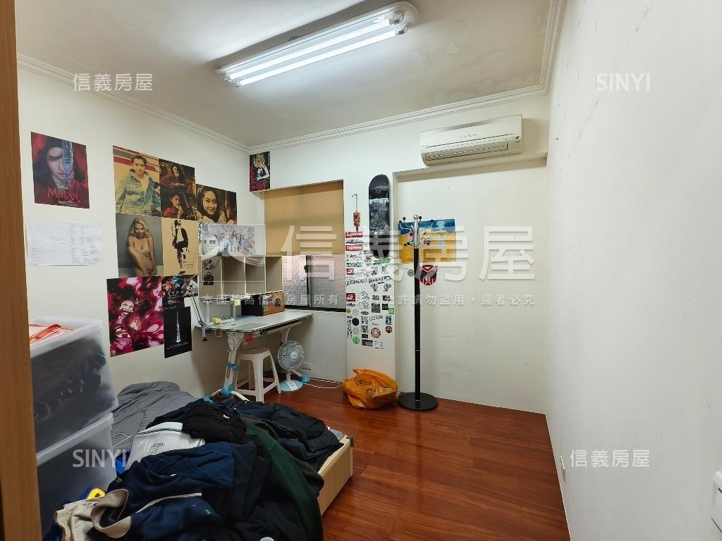 建安電梯大四房附車位房屋室內格局與周邊環境