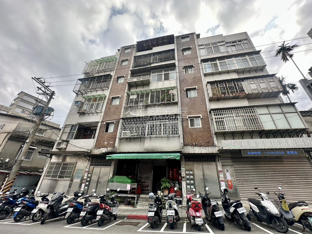 近捷運邊間方正美寓房屋室內格局與周邊環境