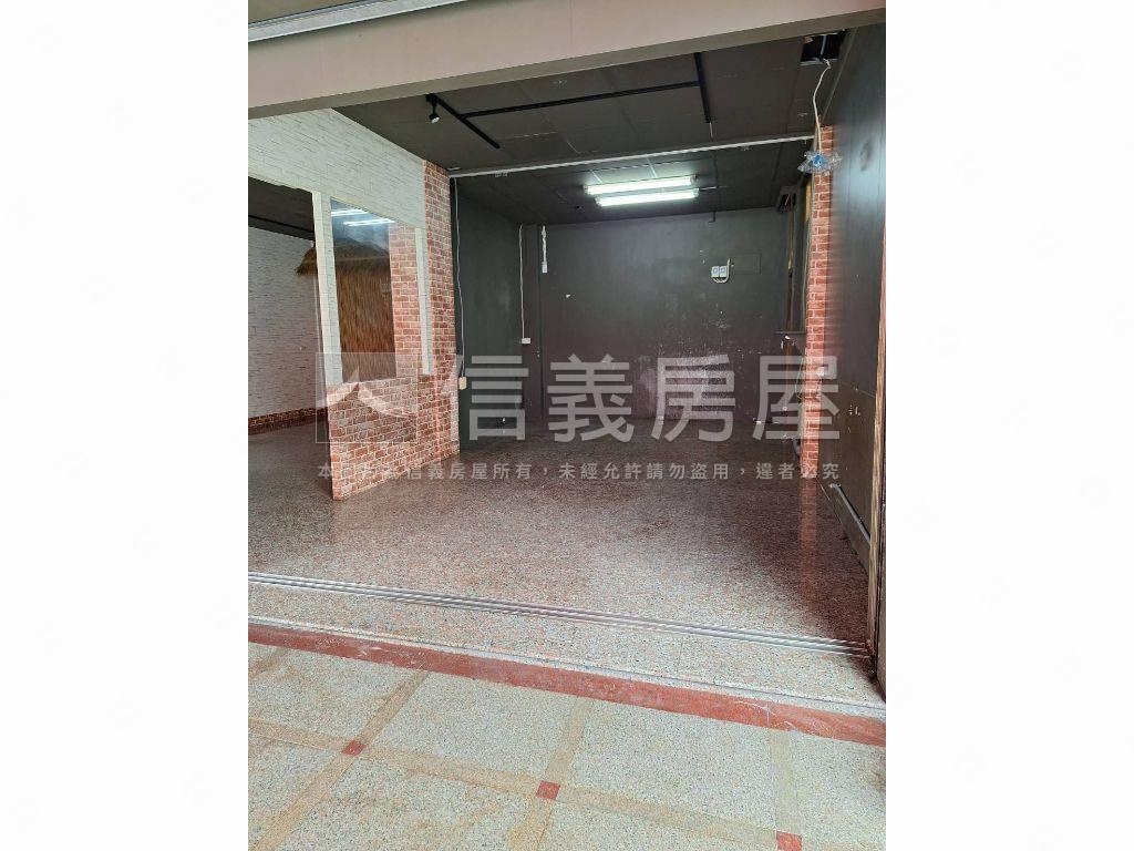 近台中車站收租透套雙店面房屋室內格局與周邊環境