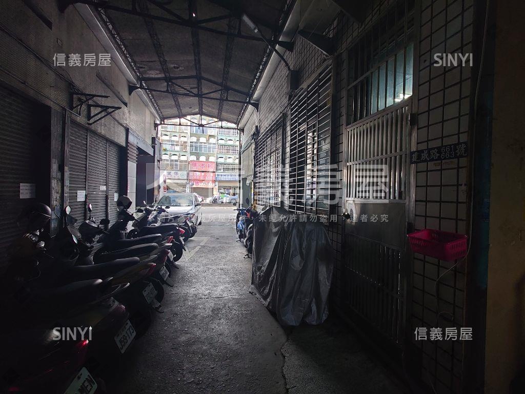 近台中車站收租透套雙店面房屋室內格局與周邊環境
