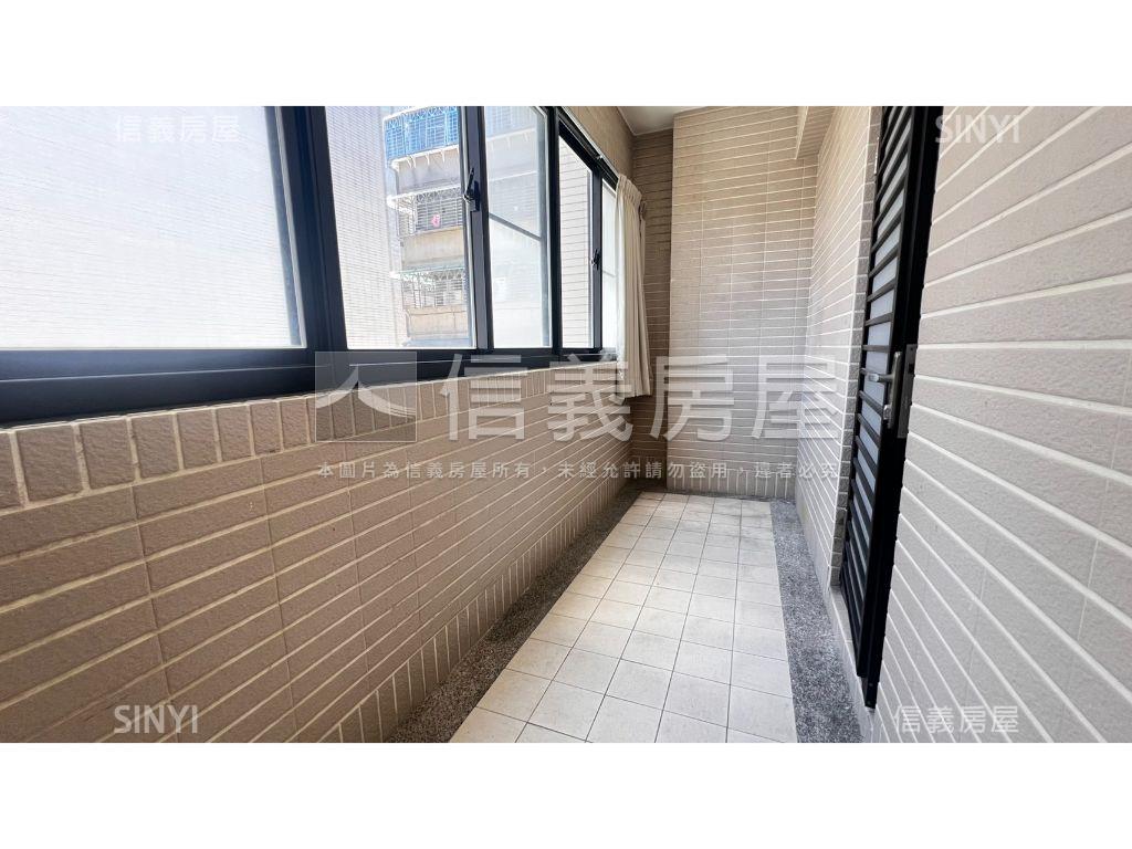 近愛河Ｇ３電梯透店ＩＩ房屋室內格局與周邊環境