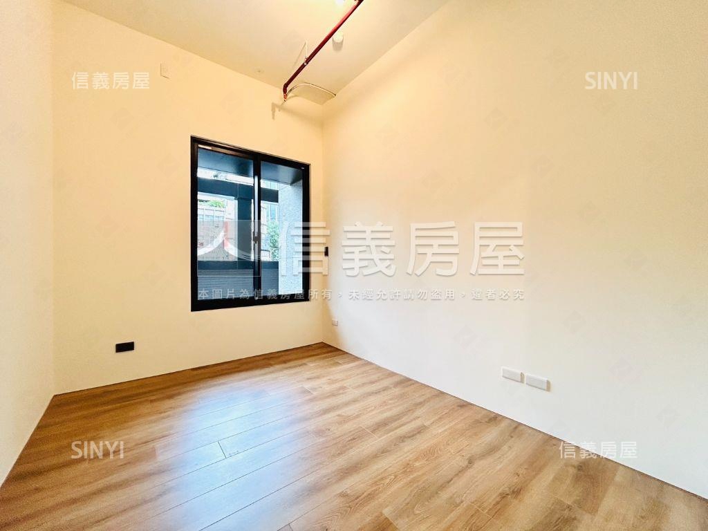 南京御邸２樓露臺稀有戶房屋室內格局與周邊環境