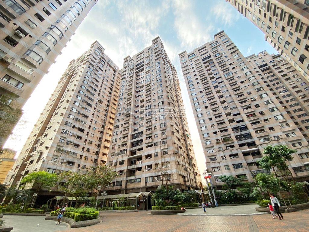 宏國大鎮⭐遠眺景觀三房房屋室內格局與周邊環境