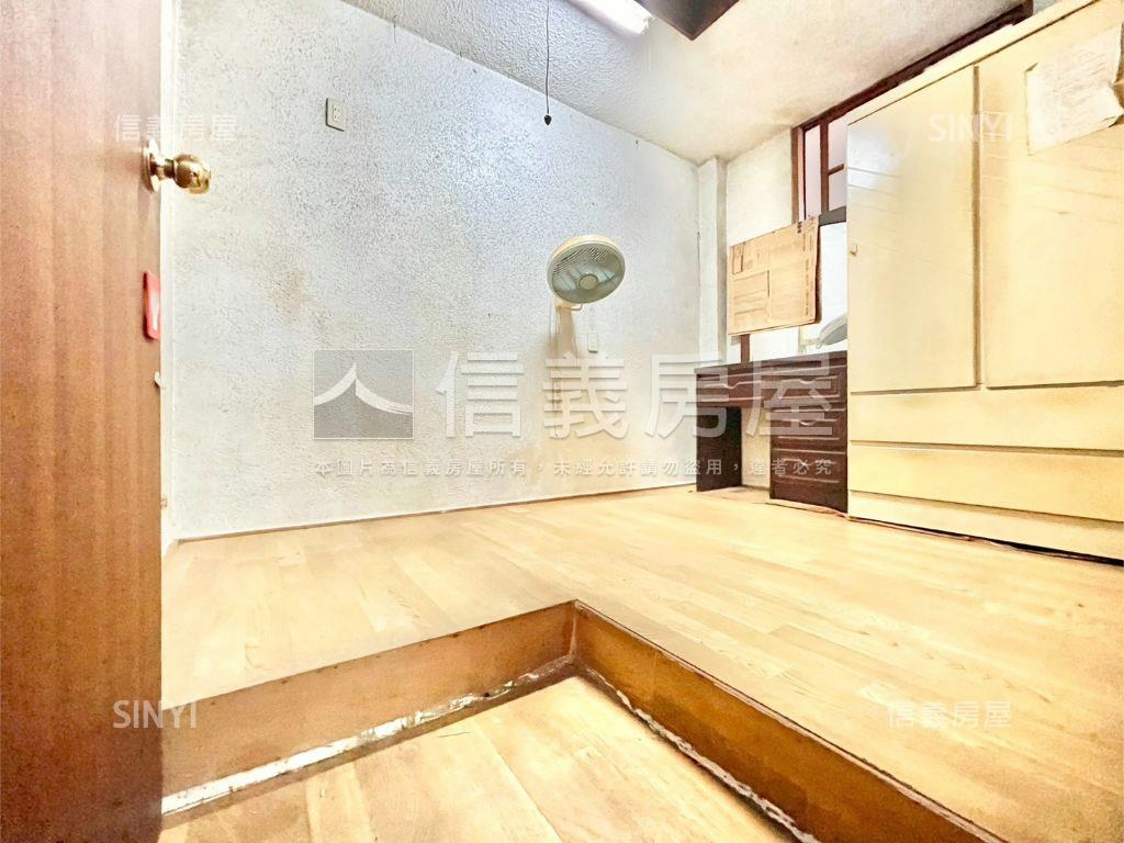 雙語延平國小操場美景三房房屋室內格局與周邊環境