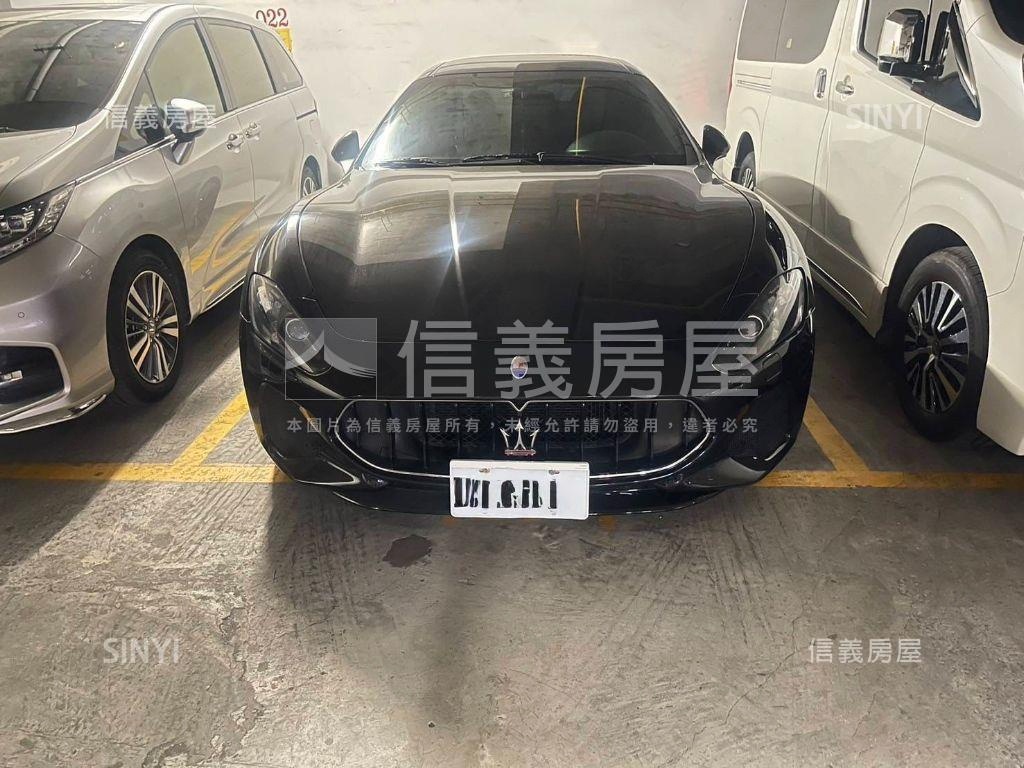 理想貴族１房Ｂ１平車位房屋室內格局與周邊環境