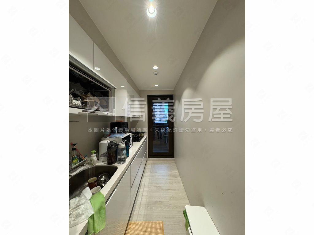 香榭帝寶．奢華３房房屋室內格局與周邊環境