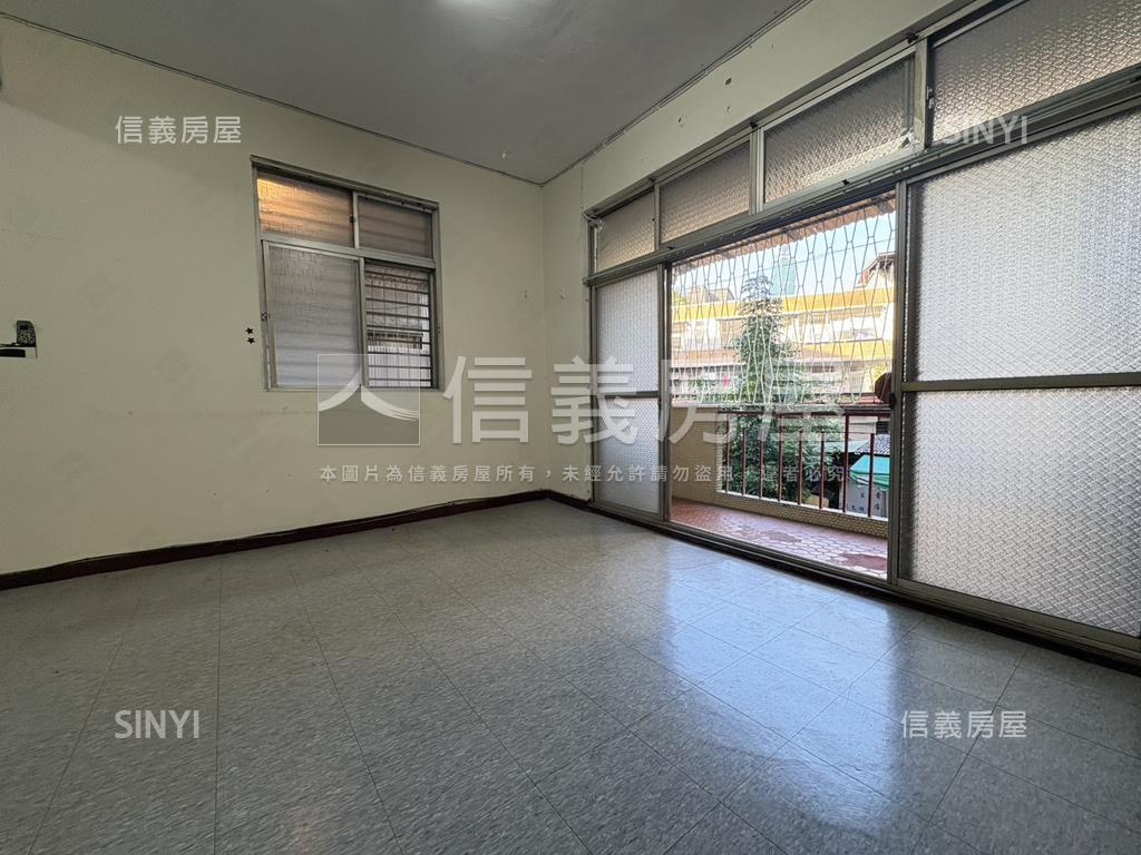 三面採光●信義黃金二樓房屋室內格局與周邊環境