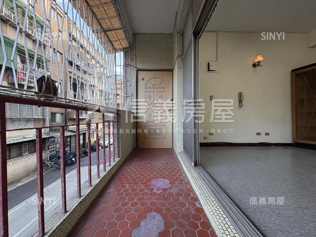 三面採光●信義黃金二樓房屋室內格局與周邊環境