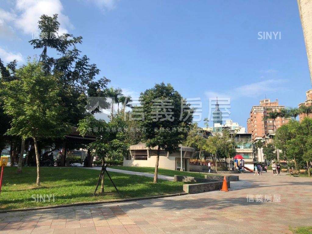 三面採光●信義黃金二樓房屋室內格局與周邊環境