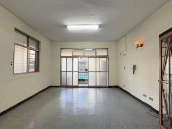 三面採光●信義黃金二樓