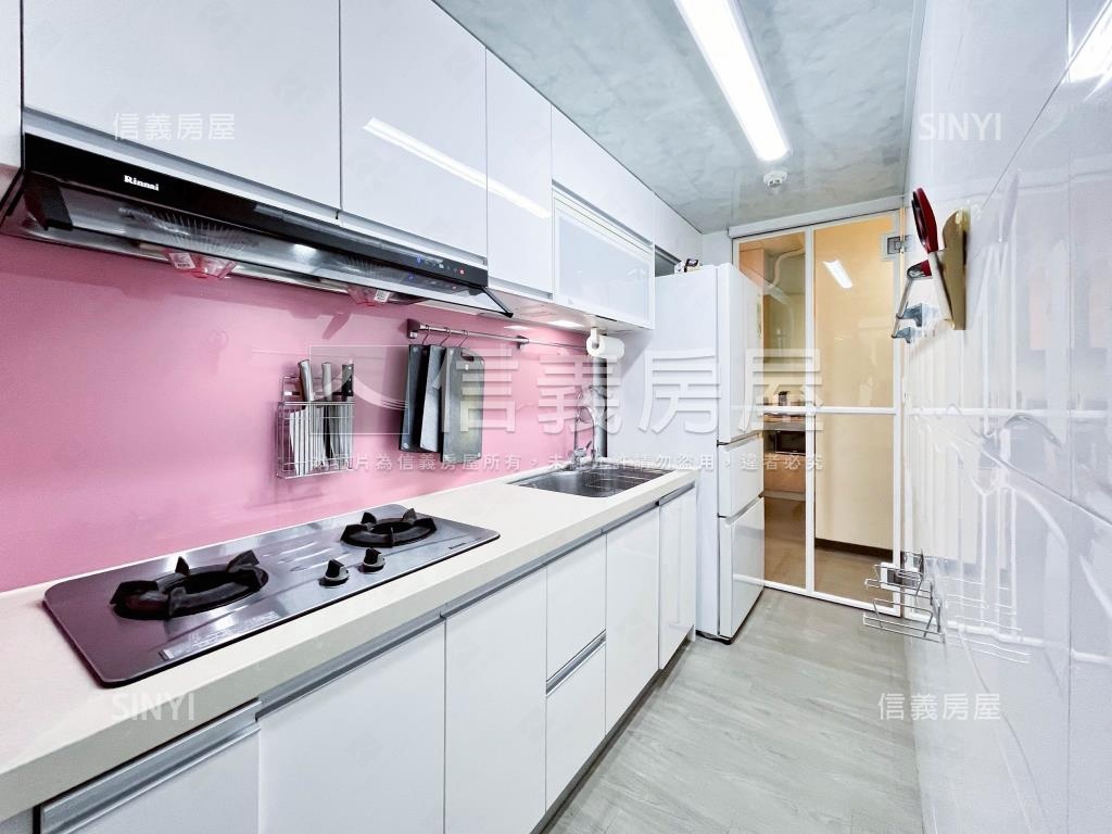 專任新貴特區朝西南美屋房屋室內格局與周邊環境