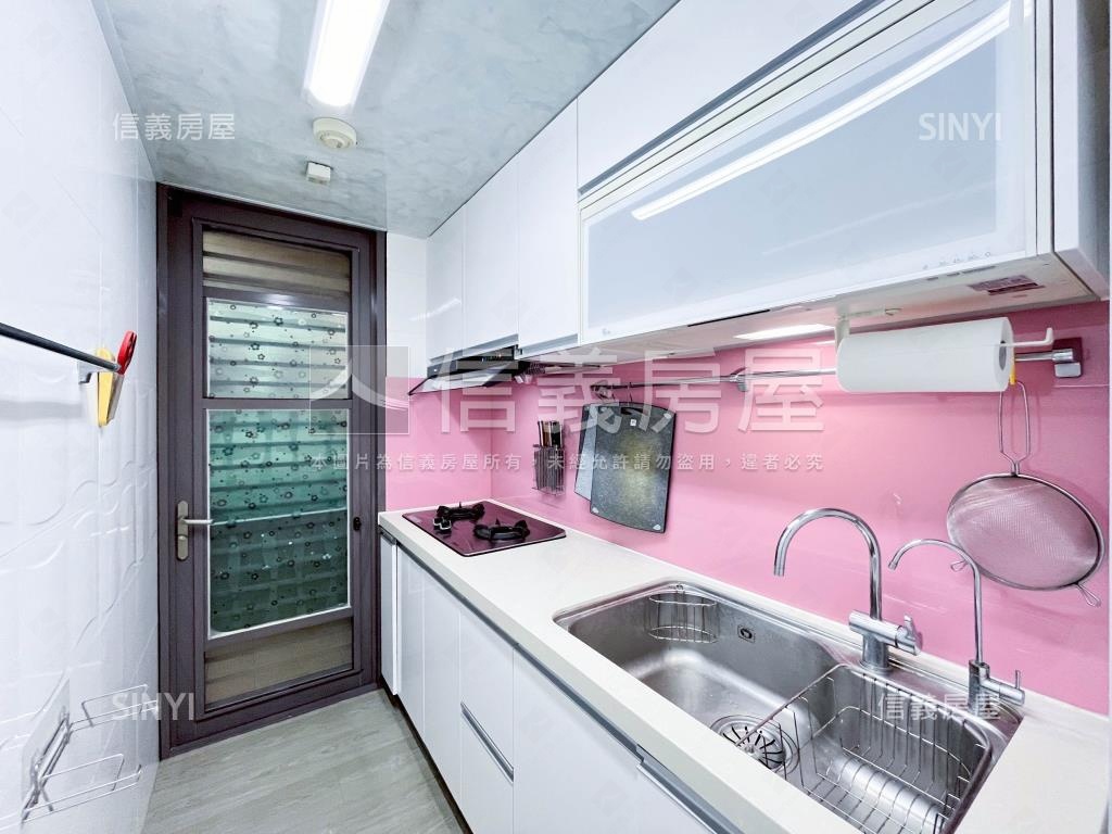 專任新貴特區朝西南美屋房屋室內格局與周邊環境