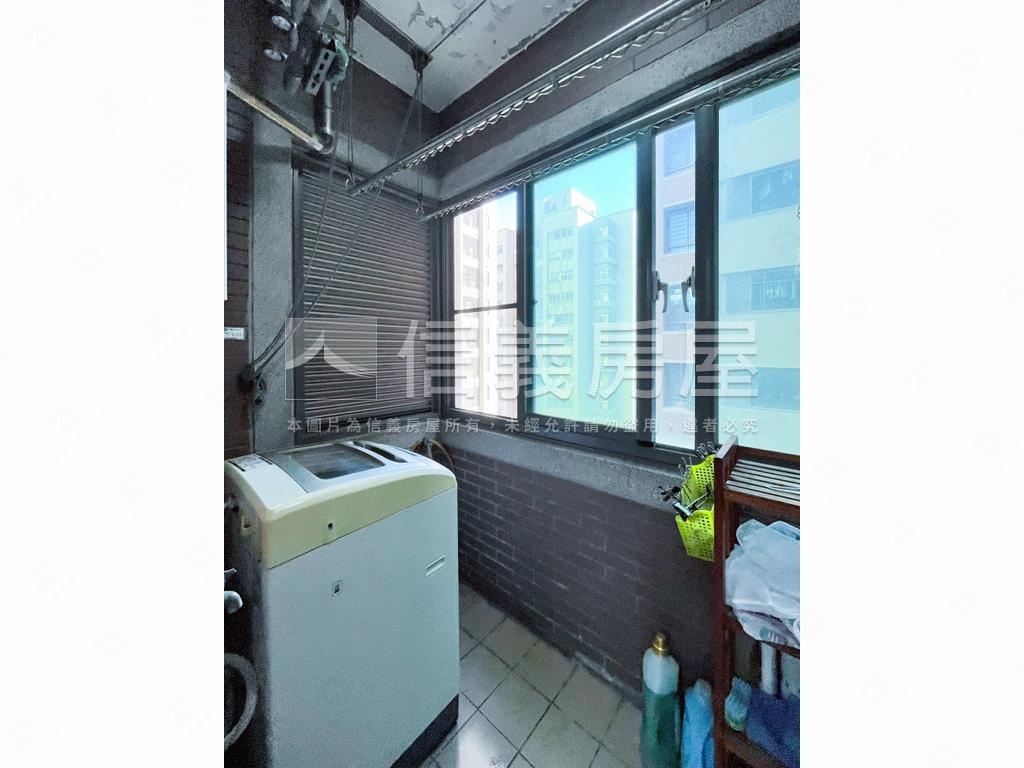 專任新貴特區朝西南美屋房屋室內格局與周邊環境