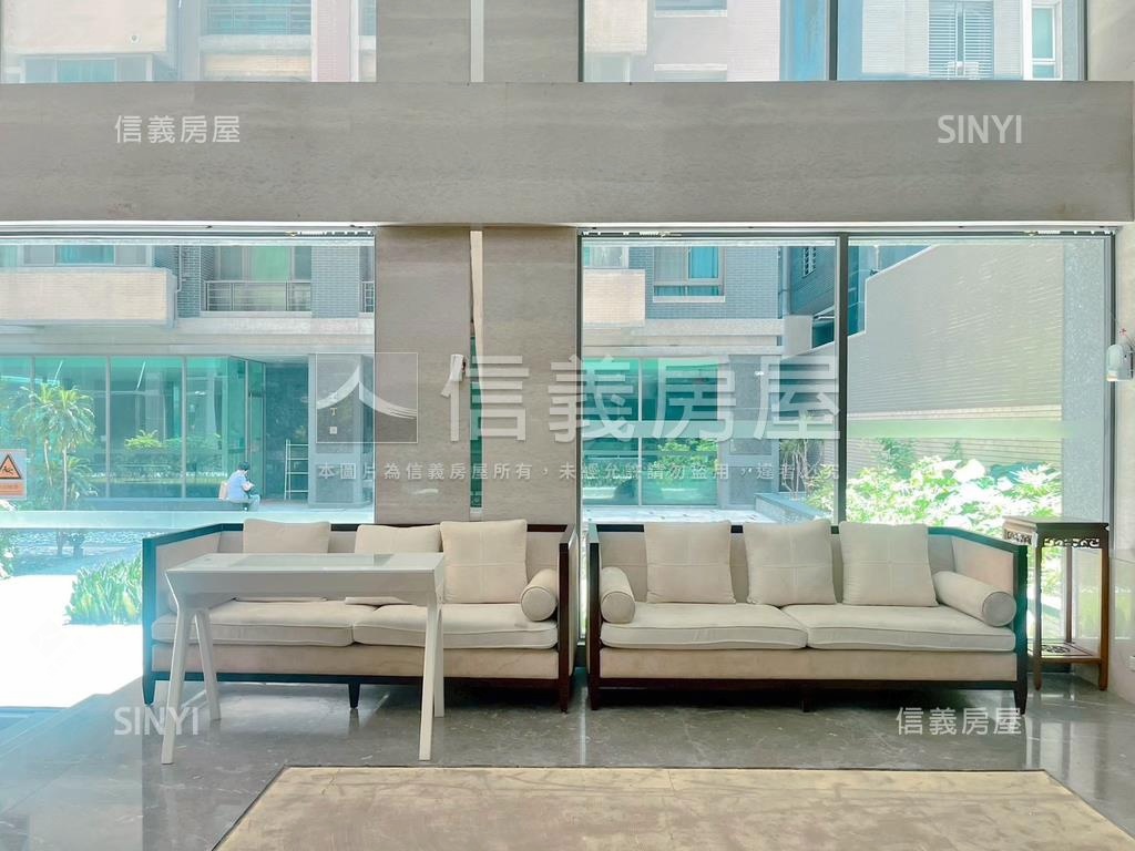 專任新貴特區朝西南美屋房屋室內格局與周邊環境