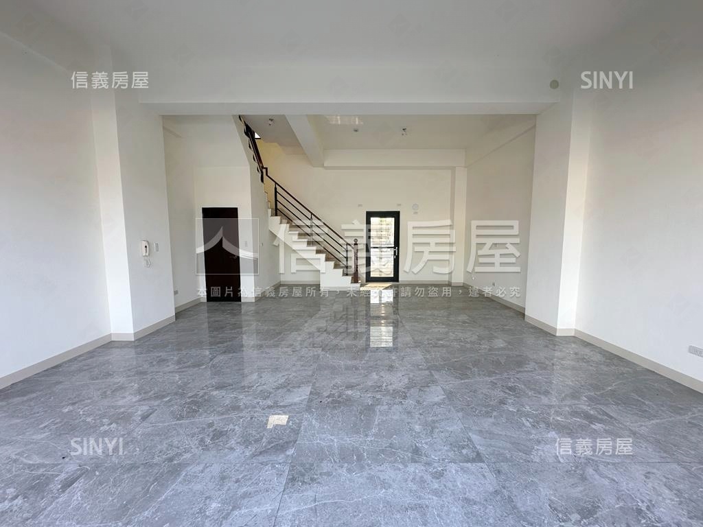 旗山一號院全新透天金店Ａ房屋室內格局與周邊環境