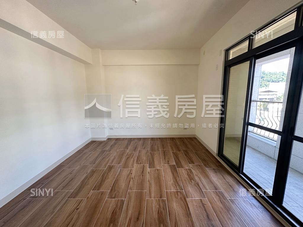 旗山一號院全新透天金店Ａ房屋室內格局與周邊環境