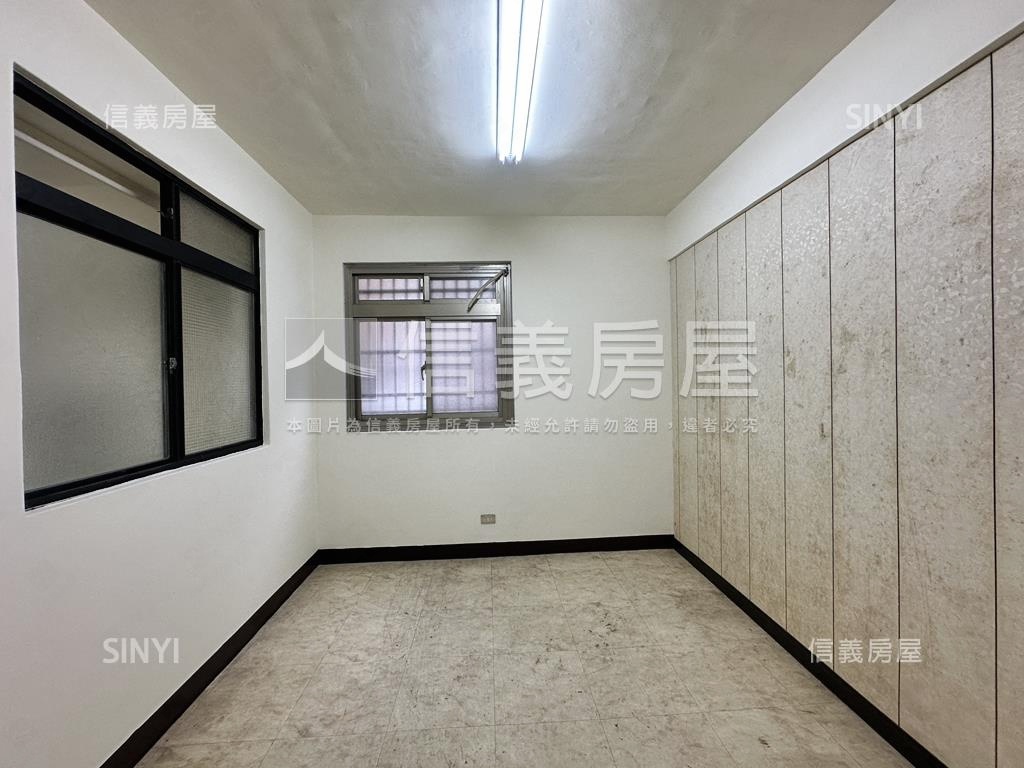 三角窗邊間面寬金店面房屋室內格局與周邊環境