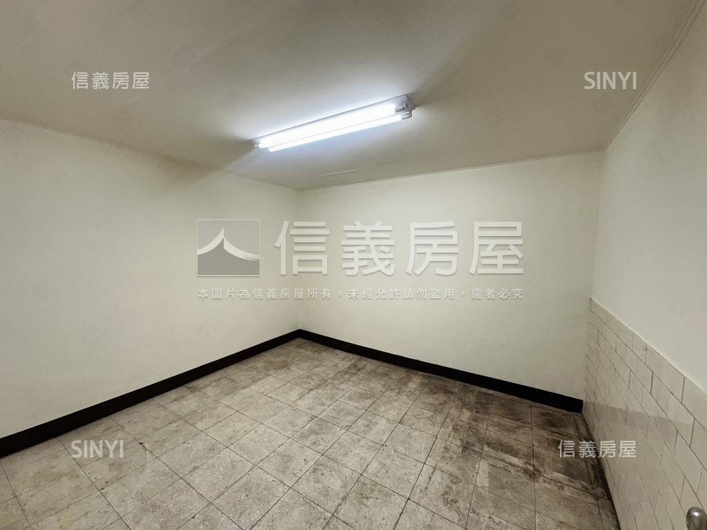 三角窗邊間面寬金店面房屋室內格局與周邊環境