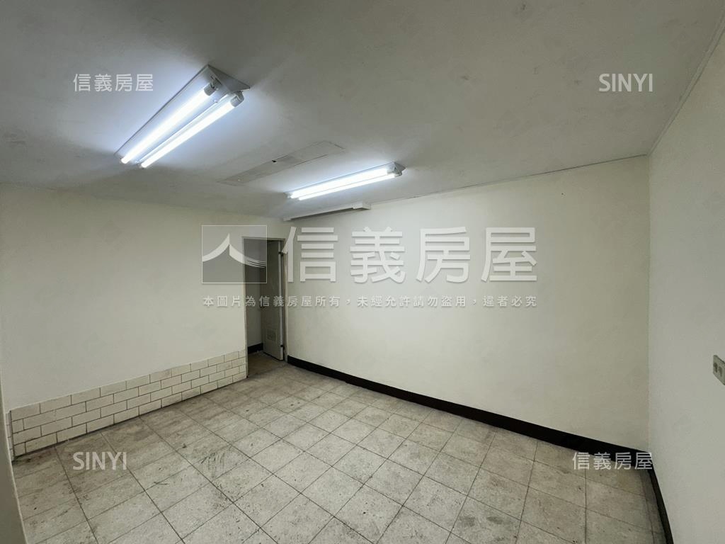 三角窗邊間面寬金店面房屋室內格局與周邊環境