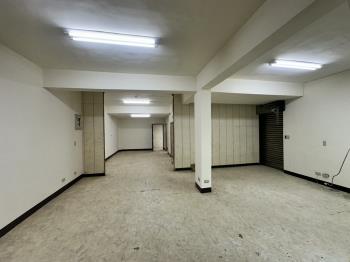 民生社區三角窗面寬金店面