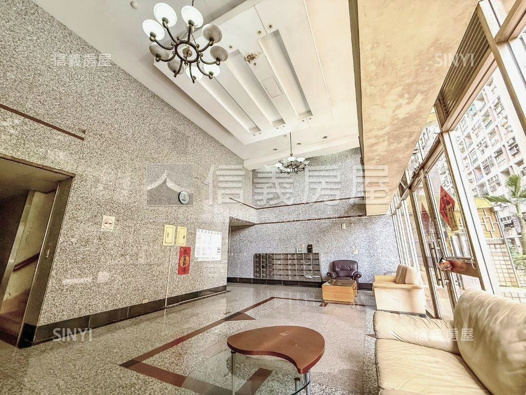 琉森湖．獨立Ｂ１坡平車位房屋室內格局與周邊環境