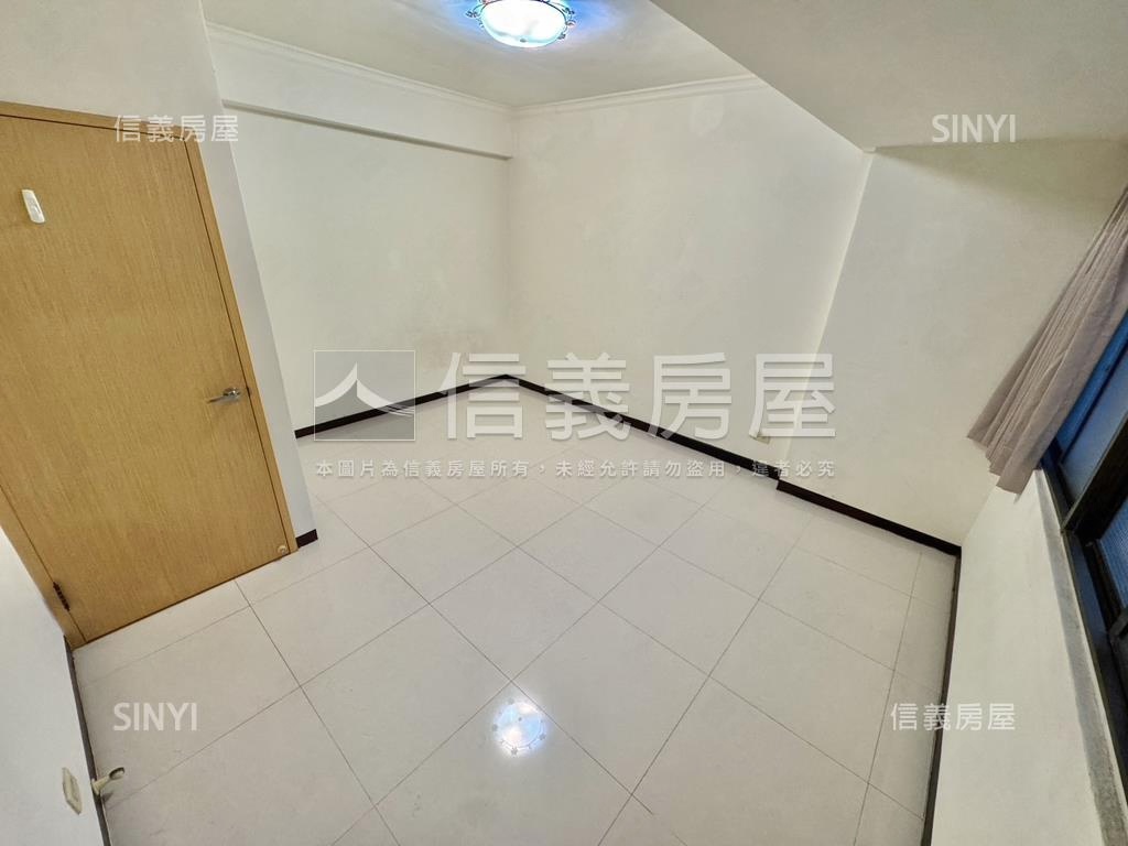 專任．海山捷運五樓頂加房屋室內格局與周邊環境