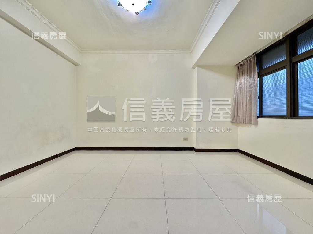 專任．海山捷運五樓頂加房屋室內格局與周邊環境