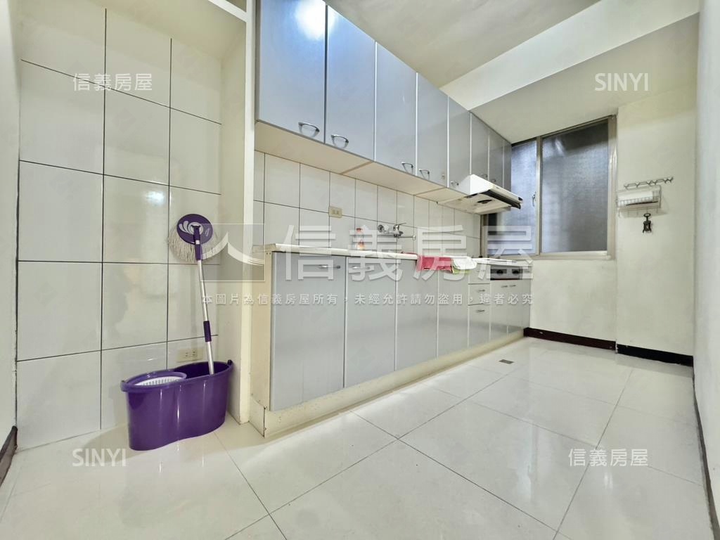 專任．海山捷運五樓頂加房屋室內格局與周邊環境