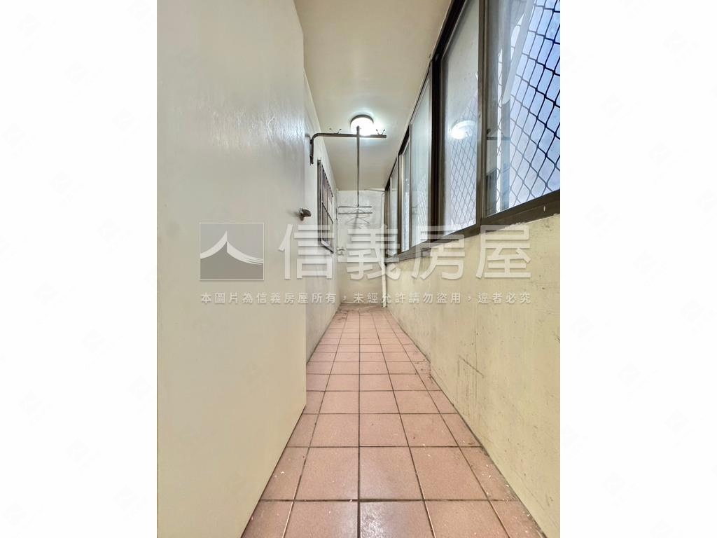 專任．海山捷運五樓頂加房屋室內格局與周邊環境