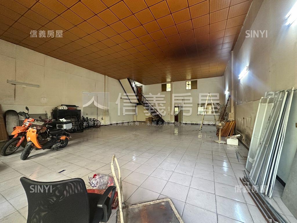 華鳳乙工面寬約十米廠房房屋室內格局與周邊環境