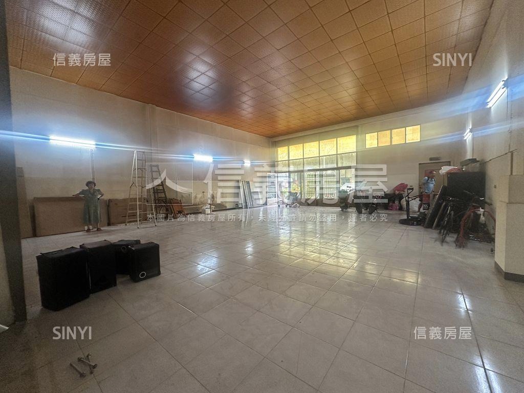 華鳳乙工面寬約十米廠房房屋室內格局與周邊環境